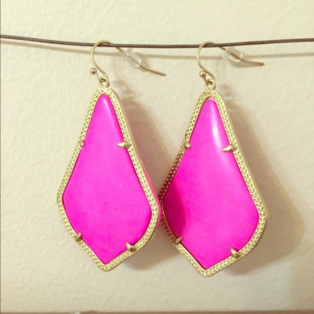 Kendra Scott Alexandra magenta earrings